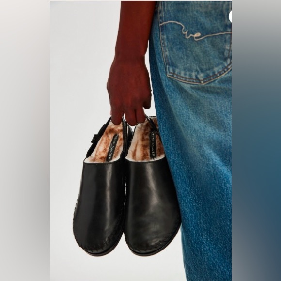 ▪️NIB Kelsi Dagger Brooklyn Freddie Black Shearling Slingback Clogs - Picture 2 of 13